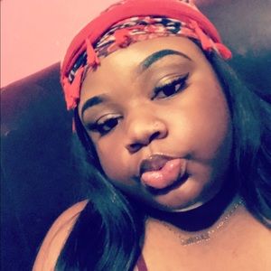 Meet your Posher, Ayana